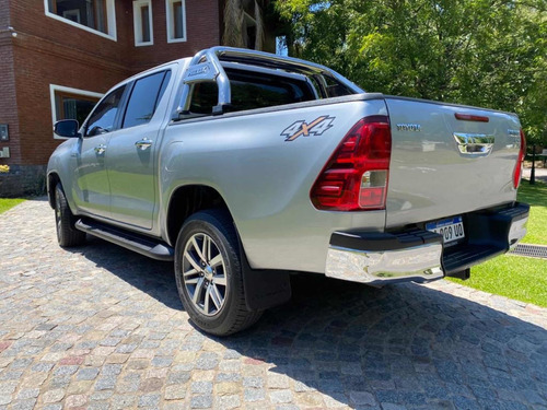 Toyota Hilux 2.8 Cd Srx 177cv 4x4 At 2017