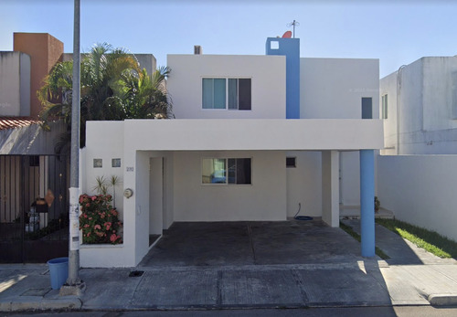 ¡hermosa Casa En Venta, Invierte En Tu Patrimonio Y El De Tu Familia ! - C. 18-b 270, Col. Altabrisa, 97130 Mérida, Yuc.