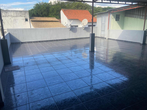 Alugo Casa 3 Quartos Com Terraço Amplo