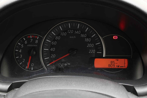 Imagen 14 de 15 de Nissan March 2020 5p Advance L4/1.6 Man