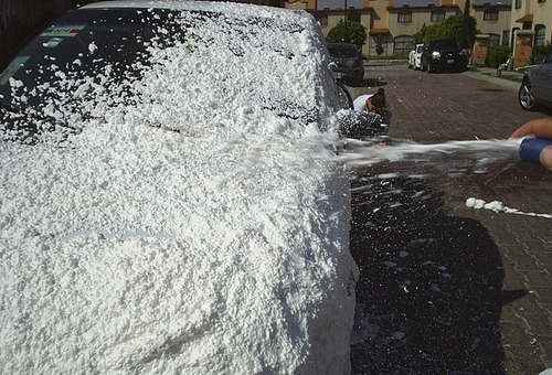 Imagen 3 de 6 de Shampoo Para Autos Cera Liquida Teflon Espuma Auto Lavado 20 Litros Crea Espuma Tipo Nieve Con Espumador Neumático