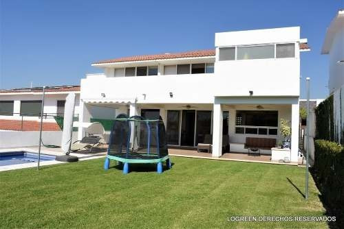 Imagen 10 de 14 de A La Venta Bonita Casa Con Excelentes Espacios Y Vista Panor