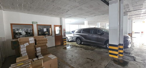 Bodega 3715m2 En 3 Niveles Con 52 Estacionamientos