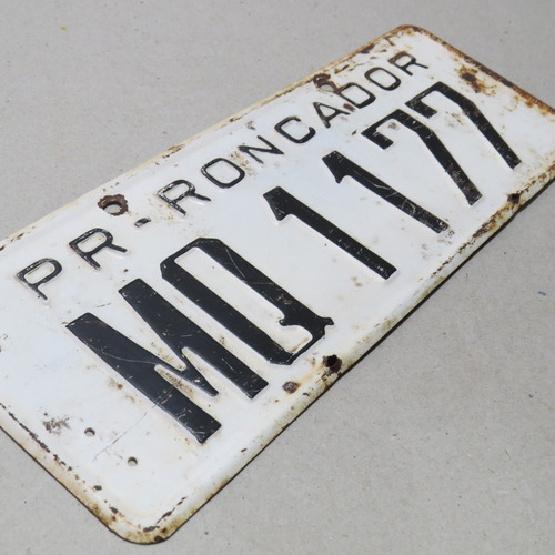 Imagem 1 de 6 de Placa Antiga Branca De Carro Roncador - Paraná