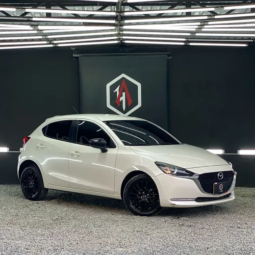 Mazda 2 Touring Carbon Edition 2024