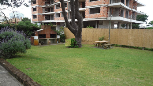 Apartamento En Aidy Grill, 2 Dormitorios *- Ref: 49373