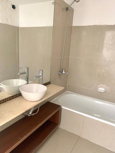 Imagen 11 de 19 de Venta Departamento Con Balcón-piscina- Impecable!!