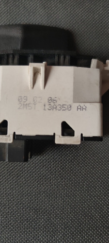 Imagen 4 de 4 de Swiche Mando Luz Intermitente Focus Duratec 2006 Al 2008.