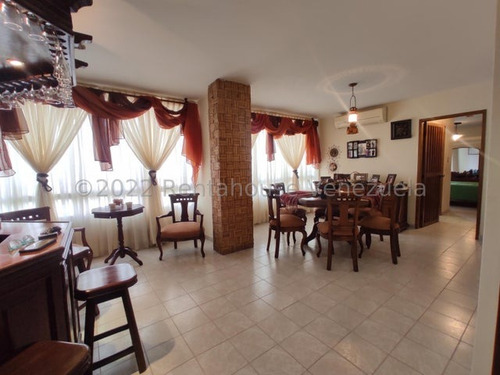 Gjg 25-10982 Vende Espacioso Apartamento 133 Mts2 Urb San Isidro Maracay