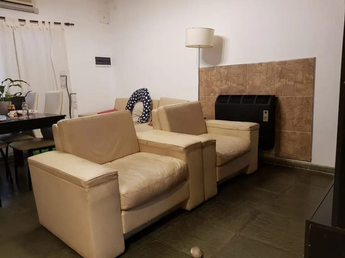 Imagen 8 de 13 de Venta Casa Castelar Sur 3 Dormitorios Con Pileta Gran Oportunidad.