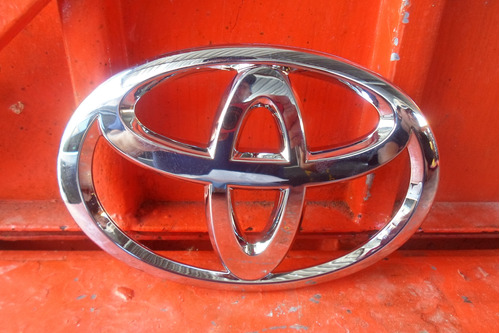 Emblema De Parrilla Toyota Avanza 2015-2018 43253