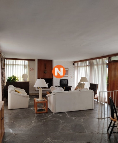 Muy Linda Casa En La Zona De La Mansa- Ref: 217633