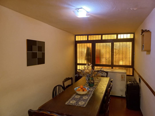 Flores Propiedades Vende Casa Esquina Barrio Modelo Sobre Av. America