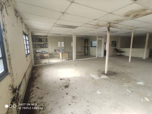 Imagen 6 de 15 de Venta De Galpon En Zona Industrial Palo Negro.