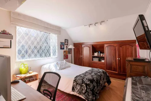 Casa En Venta En Los Cedros. Cod V7204