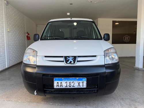 Imagen 2 de 12 de Peugeot Partner 2016 1.6 Hdi Furgon Confort