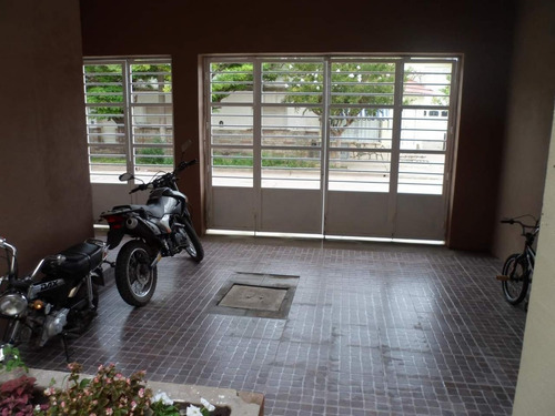 Casa Centrica En Venta!