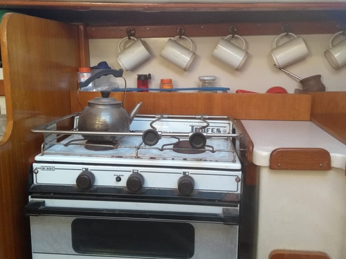 Imagen 2 de 6 de Hr26 . Volvo 20 Hp Excel . Velas North .self