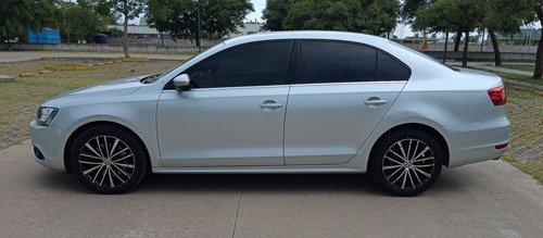 Imagen 8 de 15 de Volkswagen Vento 2.0 T Sportline Dsg L11 2014