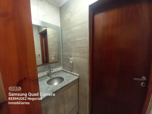 Venta En Block Casa De 3 Amb + 2 Locales Comerciales Sobre Importante Avenida De Mar Del Tuyu 79 Entre 11 Y 12