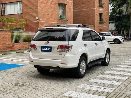 Toyota Fortuner 2.7 Gasolina 4x4 Automática Segundo Dueño