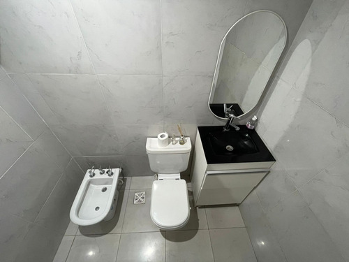 Venta Casa 2 Ambientes Con Terreno Muy Amplio