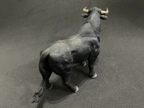 Figura Collecta - Touro Lide Espanhol - 15cm Comprimento