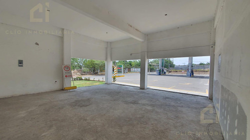 Local En Renta En Veracruz, En Gasolinera Coyol, A Una Cuadra De La Calle Galeana, 5 Cuadras De Bodega Aurrera, A 5 Minutos De La Plaza Coyol Laguna Y Chedraui Coyol Veracruz.