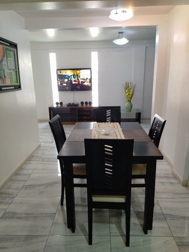 Se Vende Espectacular Casa Semi Amoblada En Urbanización Privilegiada De La Vía Hp De Anaco. (a.p)