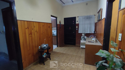 Casa En Venta 3 Ambientes Caseros