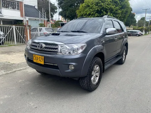 Toyota Fortuner 3.0 Sr5
