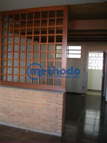 Apartamento Em Excelente Localização Ao Lado Do Centro De Convivência, Sendo Ampla Sala Para Estar E Jantar, Banheiro Social, 2 Dormitórios, Sendo Um - Ap00215 - 68379113