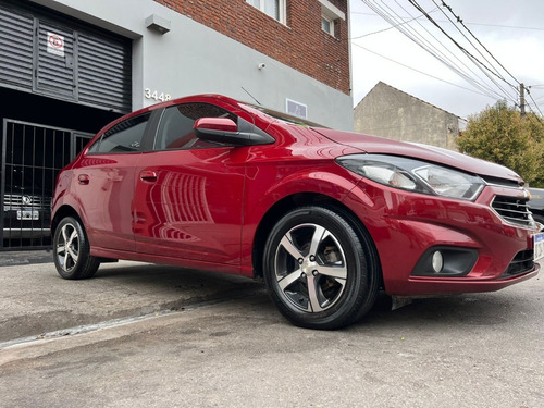 Imagen 2 de 10 de Chevrolet Onix 2018 Ltz 1.4 Nafta Manual