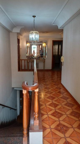 Casa En Villa Del Parque 7 Ambientes