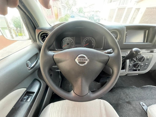 Imagen 12 de 13 de Nissan Urvan 2015 2.5 15 Pas Amplia Aa Mt
