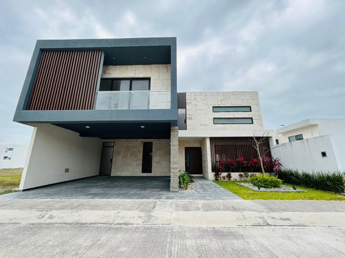 Casa En Venta En Veracruz, Fracc. Las Palmas En Medellín De Bravo, Ver.