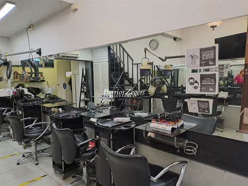 Local Comercial De 3 Niveles En Venta Cobres De Vitacura