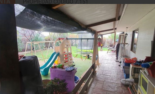 Se Vende Casa De 1 Piso. 3d, 3b + Servicio Y Quincho