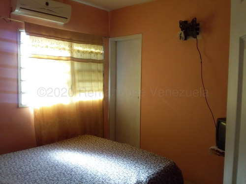 Imagen 22 de 24 de Casa En Venta Conservada 151mts2 La Pedrera Estef 22-12383