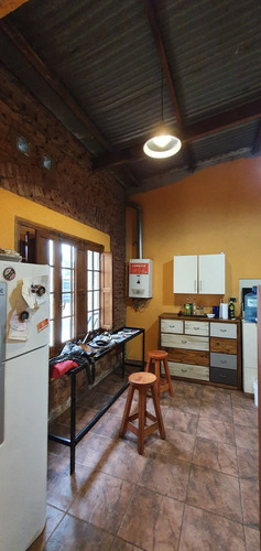 Casa En Venta Refaccionada, A Terminar, Excelente Ubicación