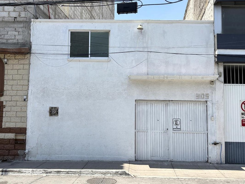 Casa En Venta Con Dictamen De Uso De Suelo Para Oficinas Super Céntrica En Valle Alamada, Querétaro