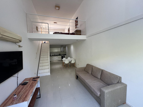 Loft De Dos Ambientes A Metros De Belgrano R Con Cochera.