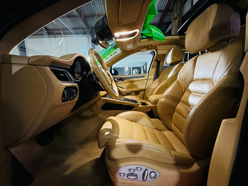 Porsche Macan Turbo 2015