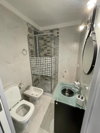 Imagen 9 de 10 de Oportunidad! 2 Amb Lateral Con Patio Totalmente Reciclado A Nuevo - Bajas Expensas! Bajo El Precio !