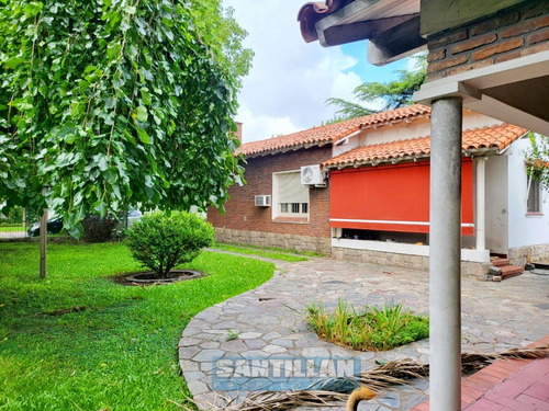 Excelente Propiedad Sobre Dos Lotes En La Mejor Zona Residencial De Ramos Mejía.