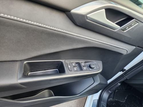 Imagen 13 de 25 de Volkswagen Taos Highline 250 Tsi At My2023 #02