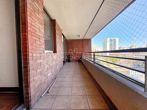 Departamento En Arriendo De 2 Dorm. En Las Condes