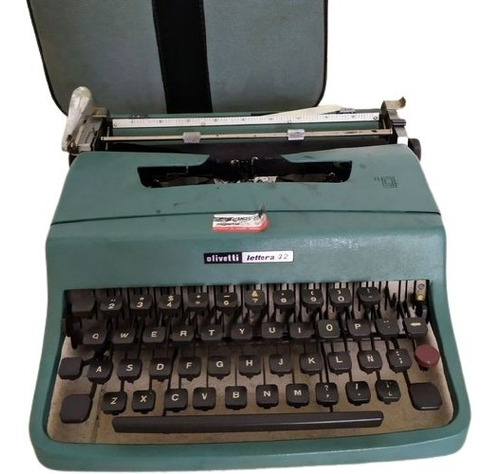 Maquina De Escribir Olivetti Lettera 32 Con Funda 