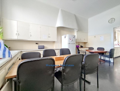 Alquiler O Venta - Dos Pisos De Oficinas - Centro