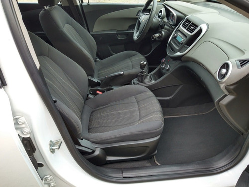 Imagen 13 de 16 de Chevrolet Sonic 1.6 Ls Mt